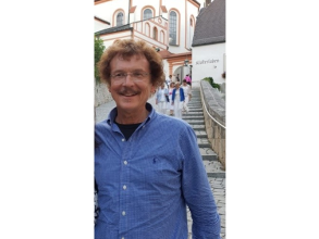 Dr. Manfred Schraag