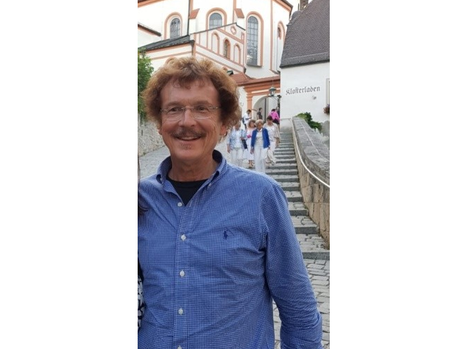 Dr. Manfred Schraag